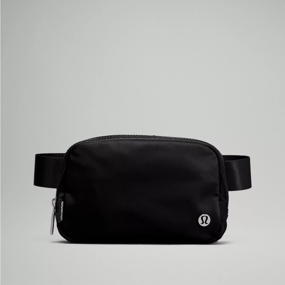 Lululemon Everywhere Belt Bag Black
